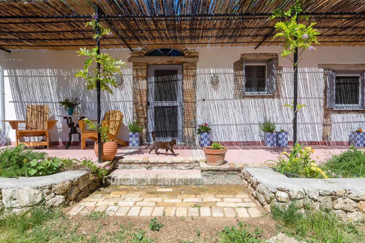 Вилла The Storage House Danilia Экстерьер фото